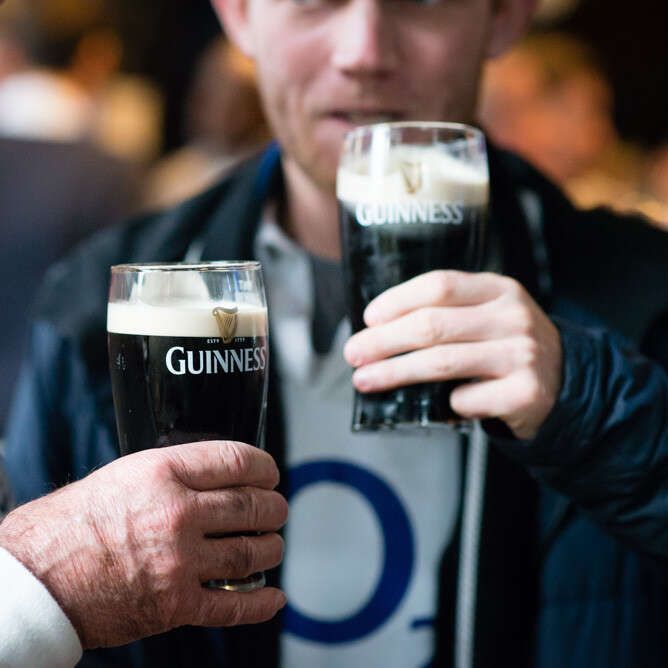 Rugby six nations live sports pub vauxhall, Oval